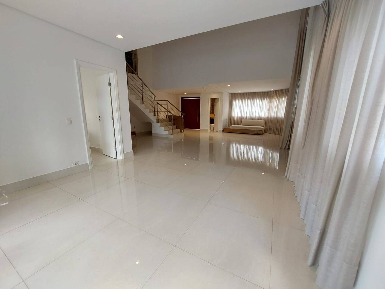 Casa, 4 quartos, 382 m² - Foto 1