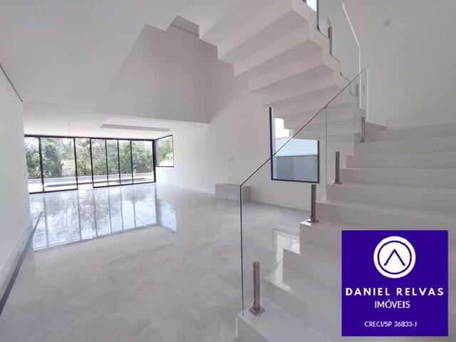Casa para Venda em Santana de Parnaíba - 5