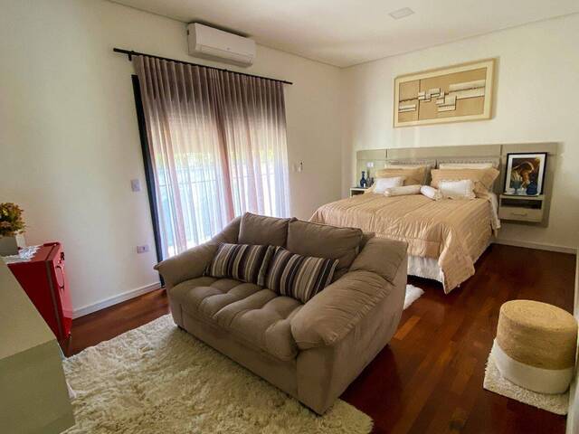 Casa para Venda em Santana de Parnaíba - 4