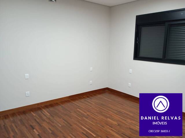 Casa para Venda em Santana de Parnaíba - 4