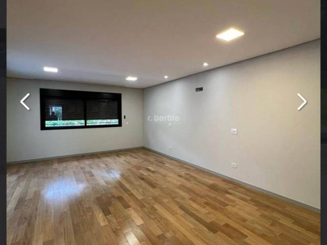Casa para Venda em Santana de Parnaíba - 4