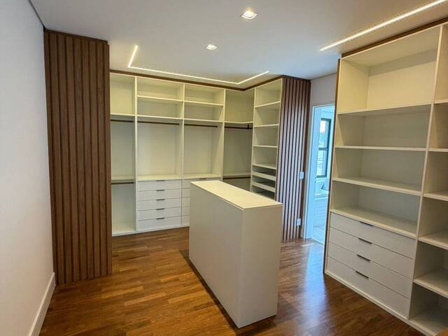 Casa para Venda em Santana de Parnaíba - 4