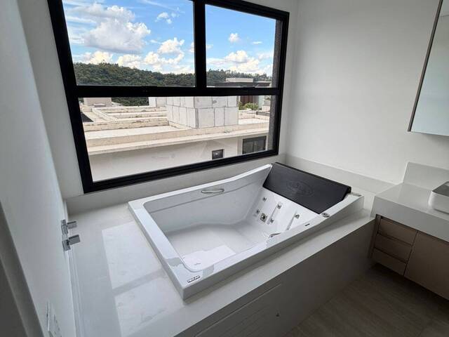 Casa para Venda em Santana de Parnaíba - 5