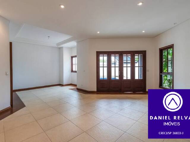 Casa para Venda em Santana de Parnaíba - 4
