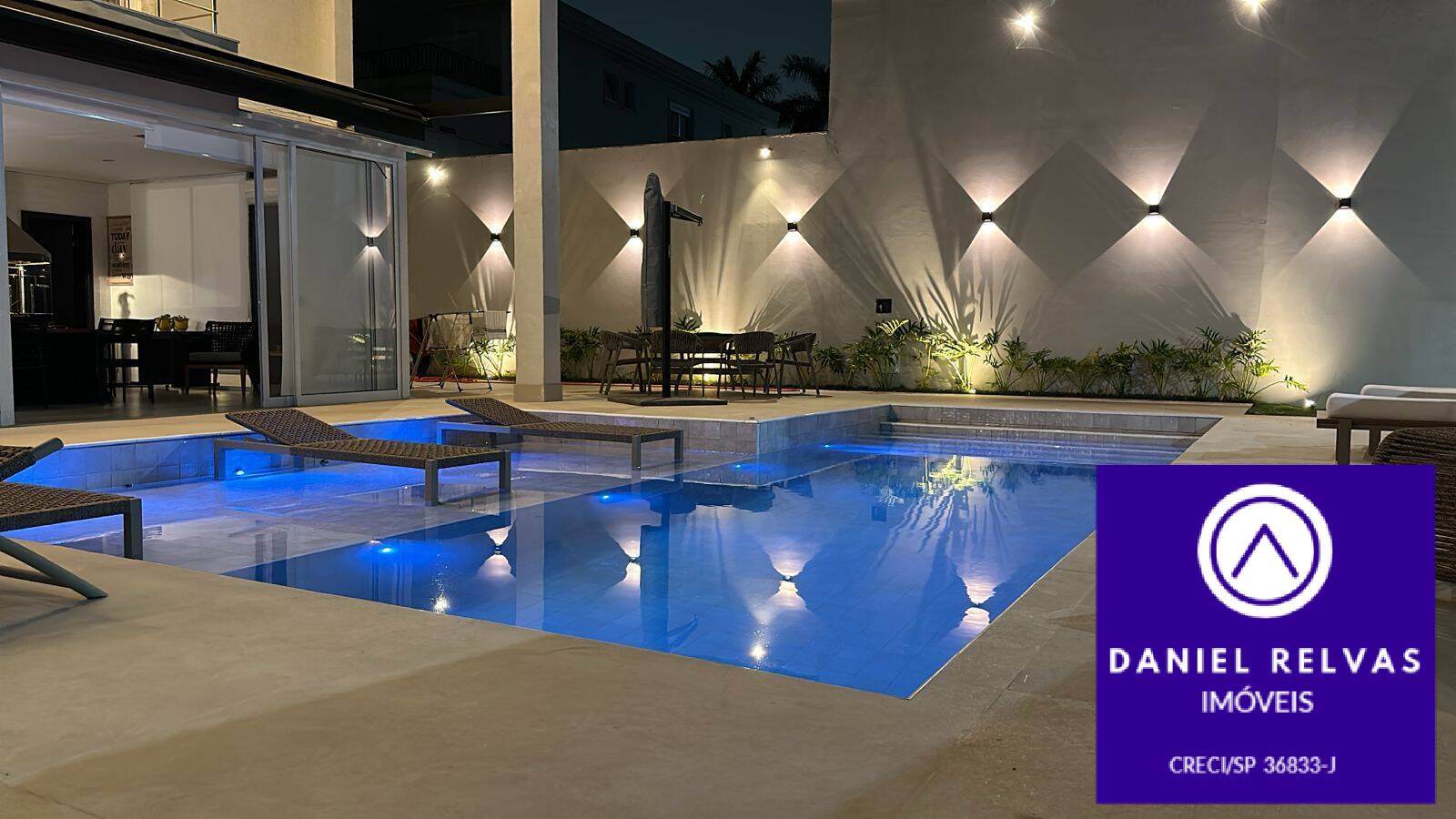 Casa para alugar com 4 quartos, 615m² - Foto 1