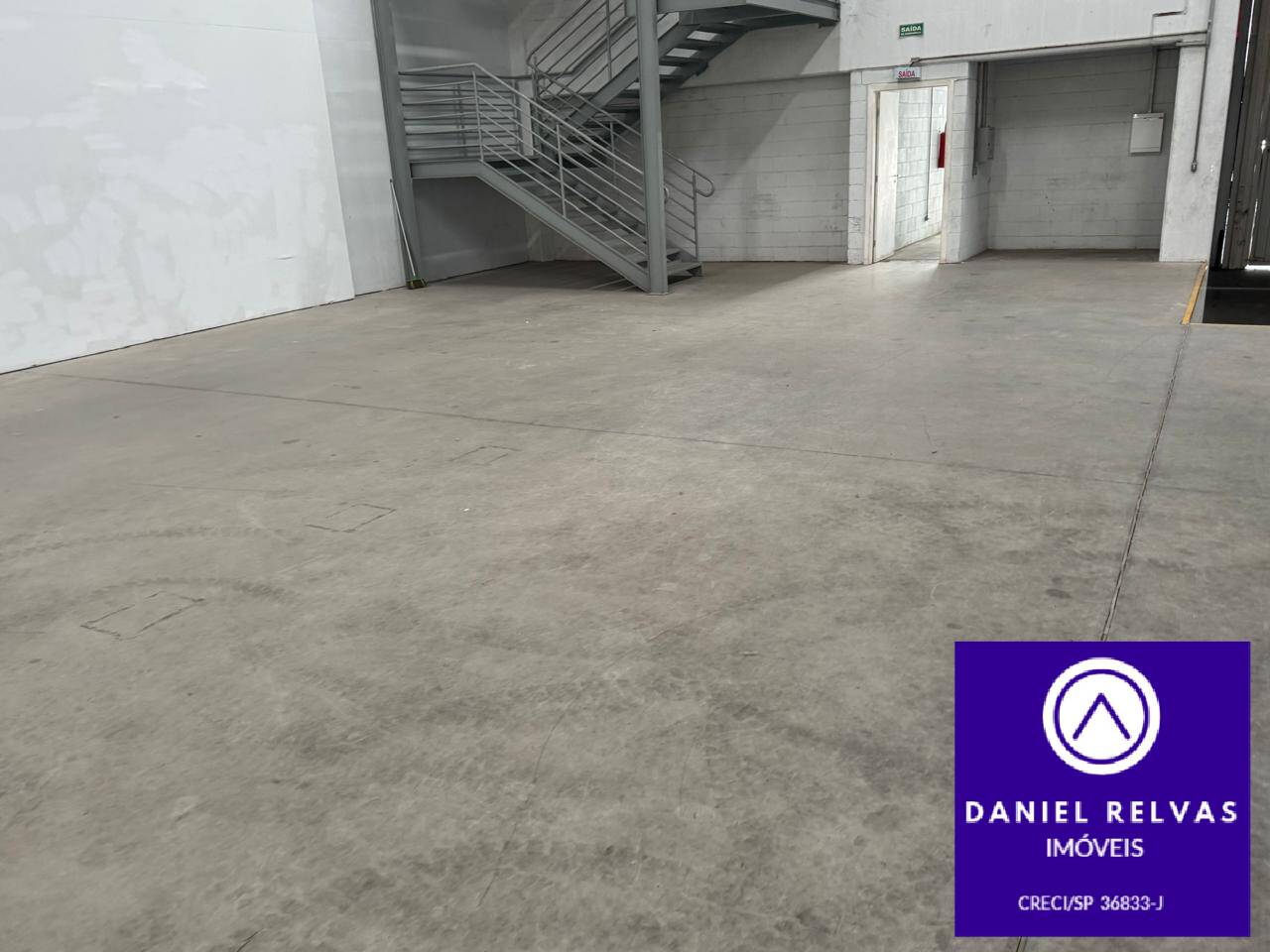 Depósito-Galpão-Armazém para alugar, 1100m² - Foto 2