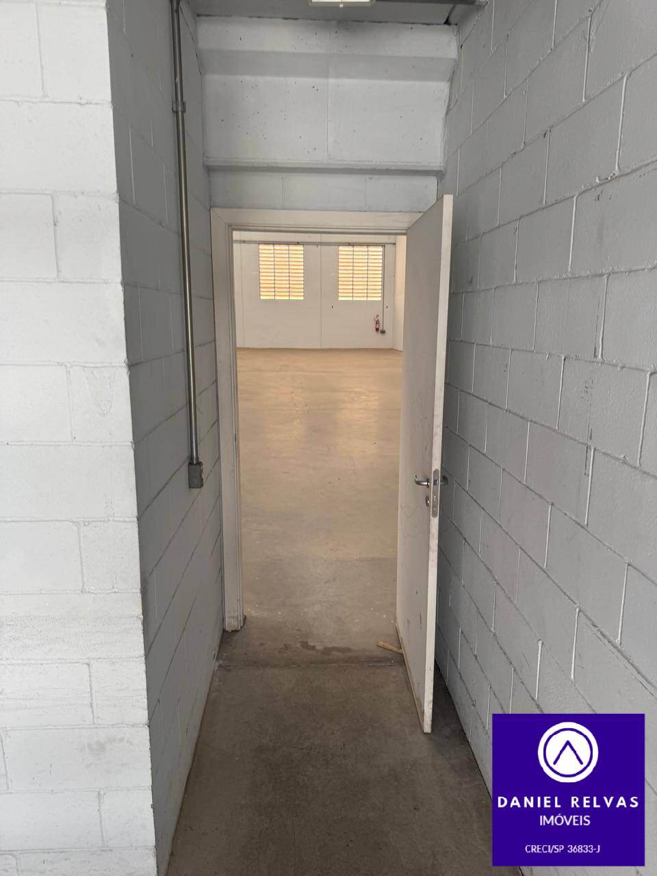 Depósito-Galpão-Armazém para alugar, 1100m² - Foto 8