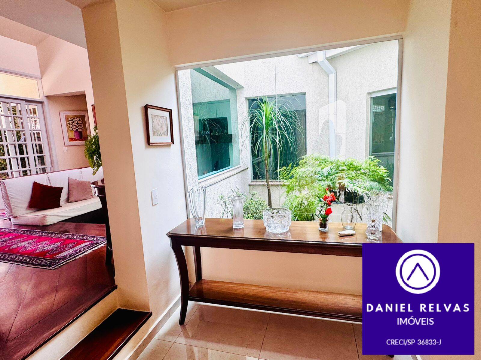 Casa à venda com 3 quartos, 270m² - Foto 2