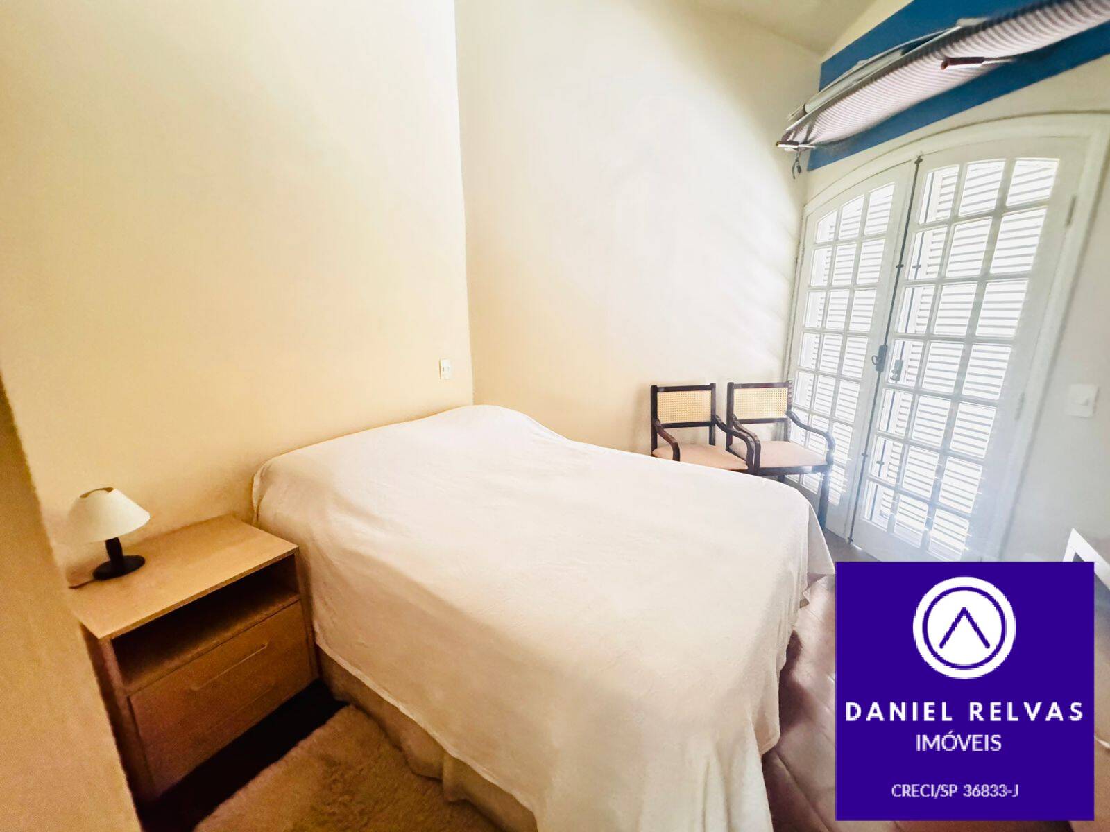 Casa à venda com 3 quartos, 270m² - Foto 11