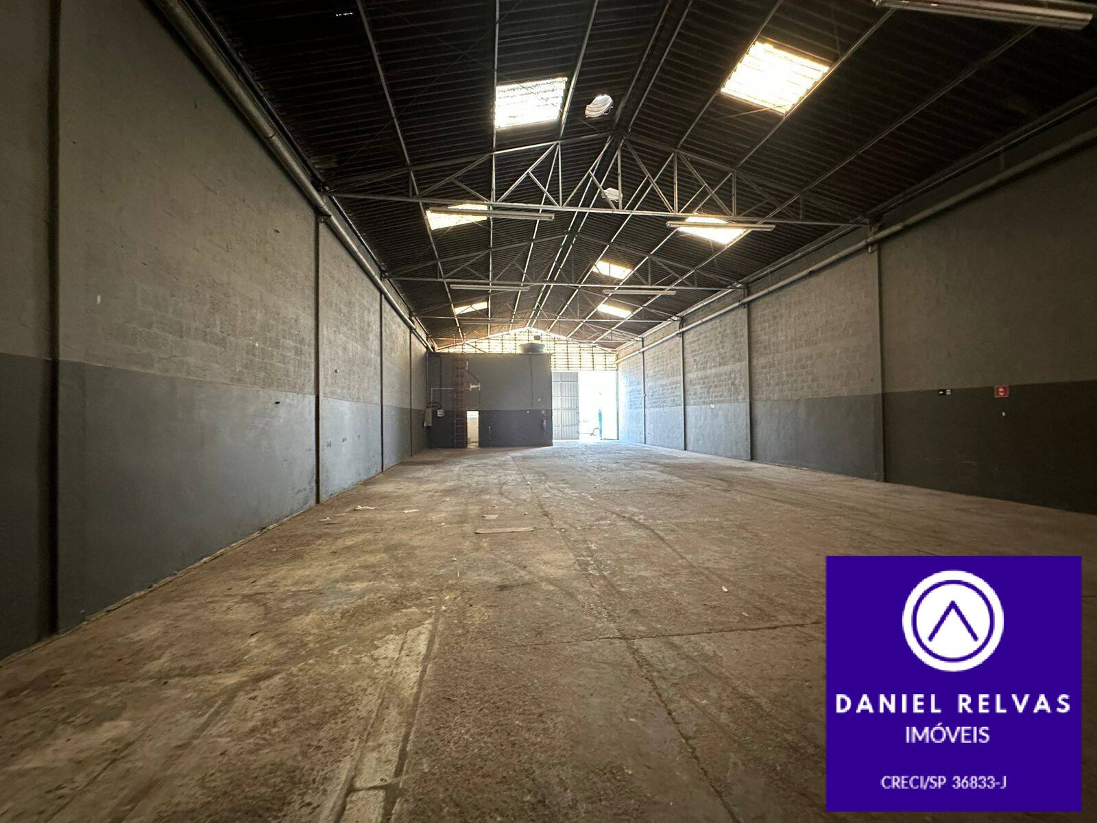 Depósito-Galpão-Armazém para alugar, 400m² - Foto 1
