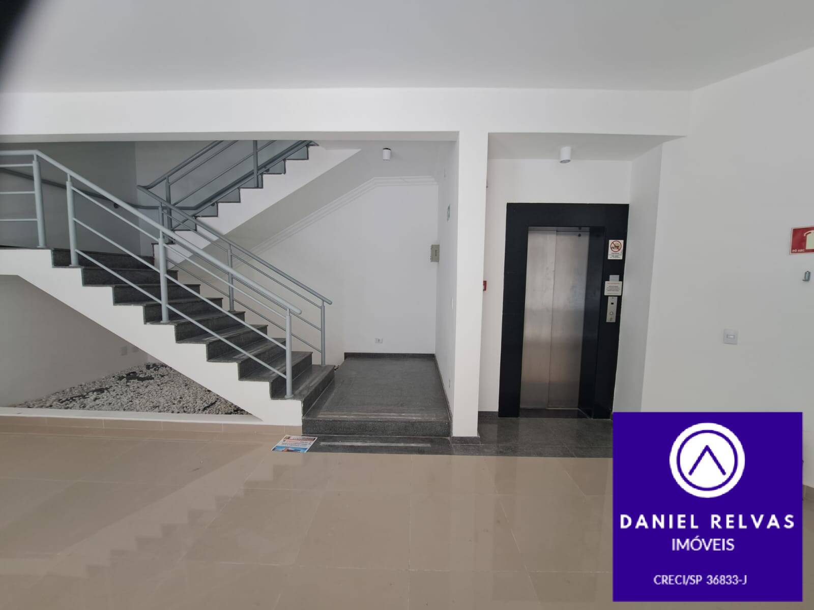 Prédio Inteiro, 240 m² - Foto 1