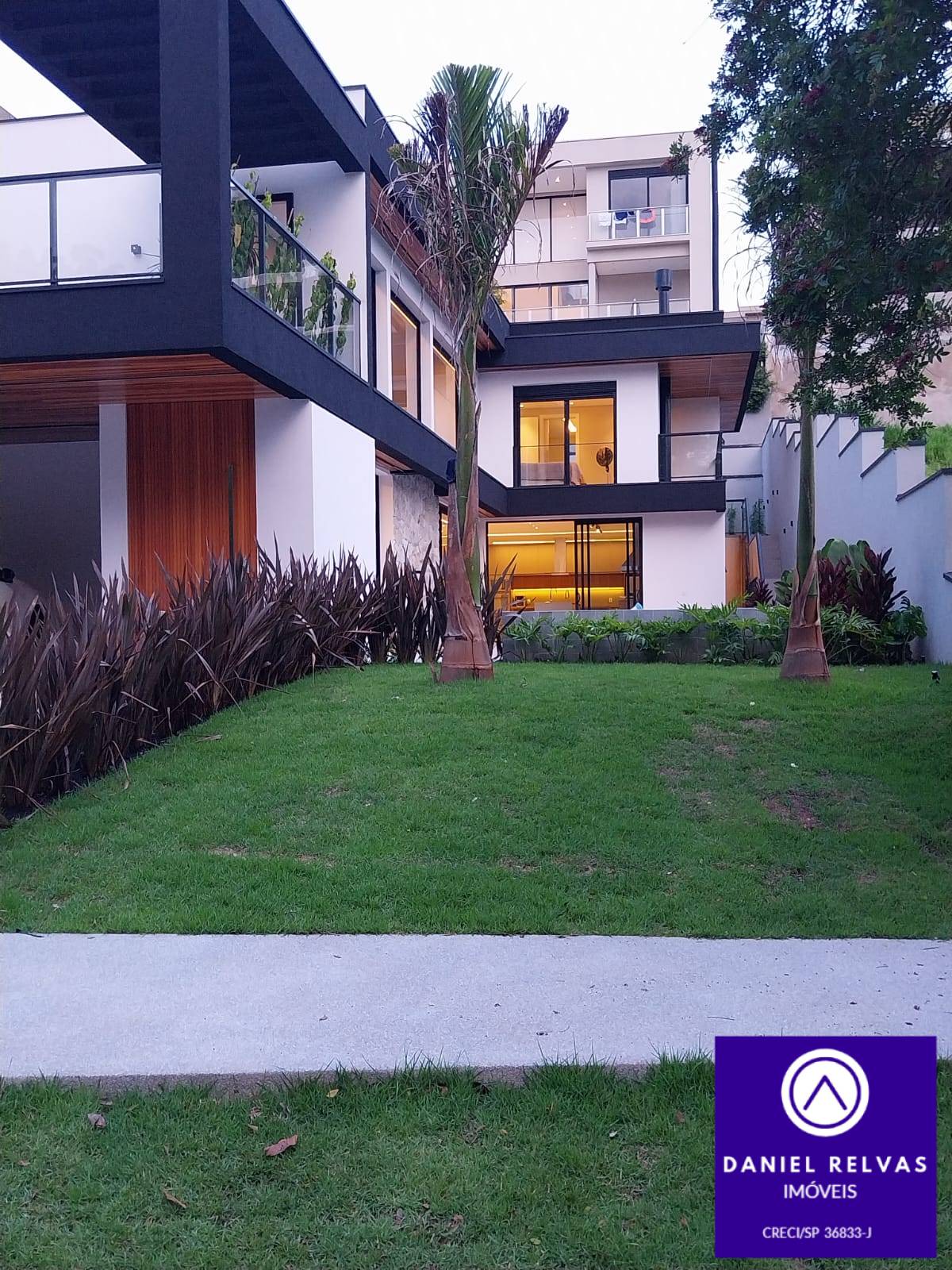 Casa, 4 quartos, 410 m² - Foto 1