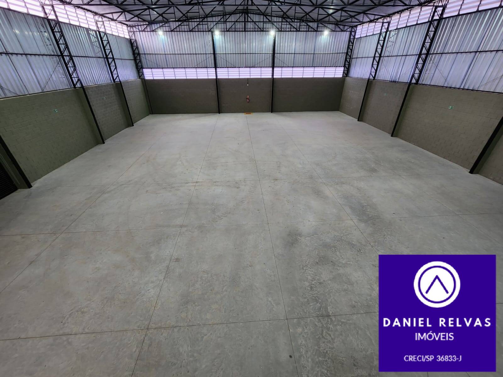 Sala-Conjunto, 900 m² - Foto 1