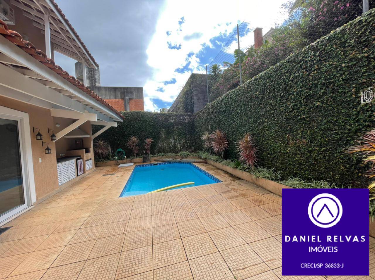 Casa, 4 quartos, 280 m² - Foto 1